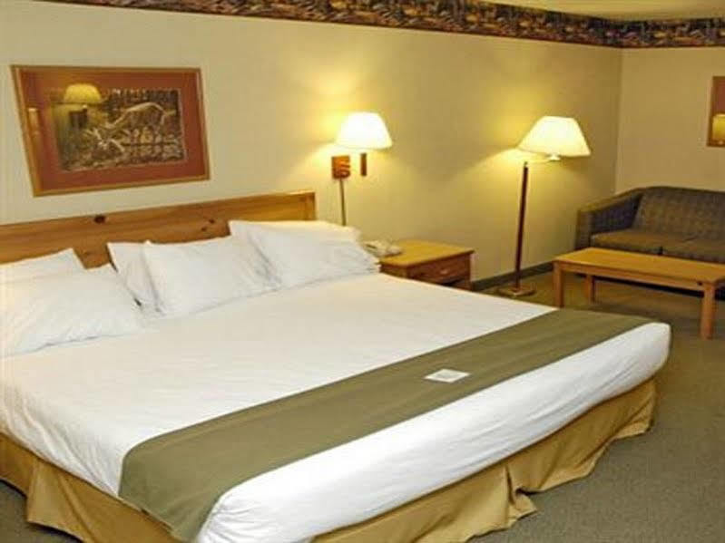Pellston Lodge Экстерьер фото