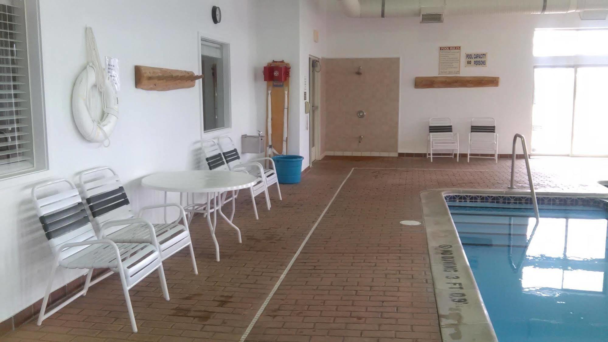 Pellston Lodge Экстерьер фото